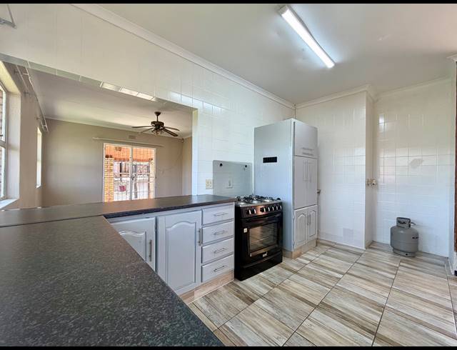 3 BEDROOM CLUSTER RENTED IN GLENVISTA